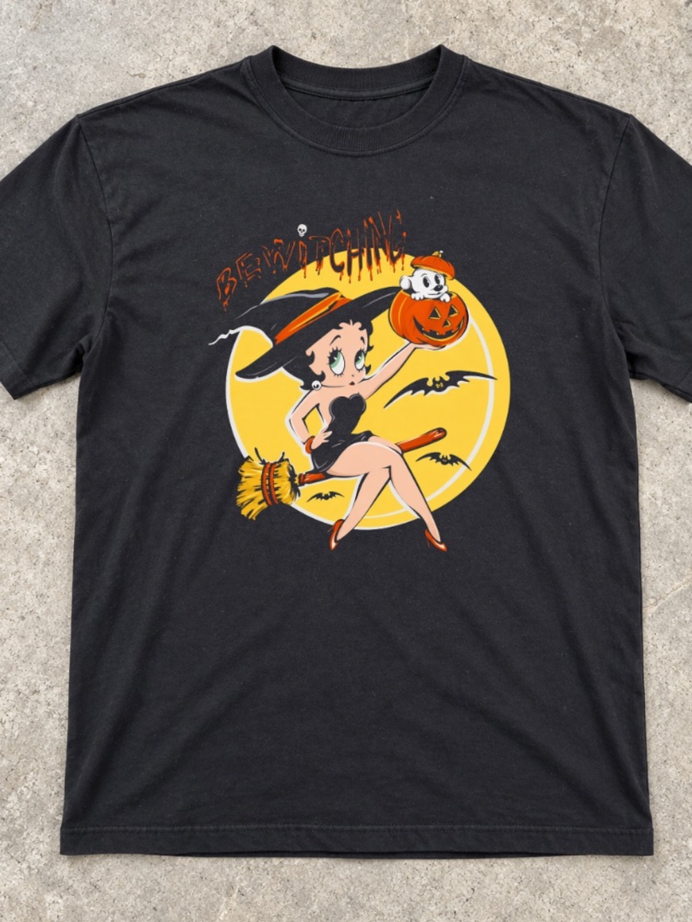 Betty Boop Bewitching Halloween Witch Pumpkin Moon Vintage Black T-Shirt
